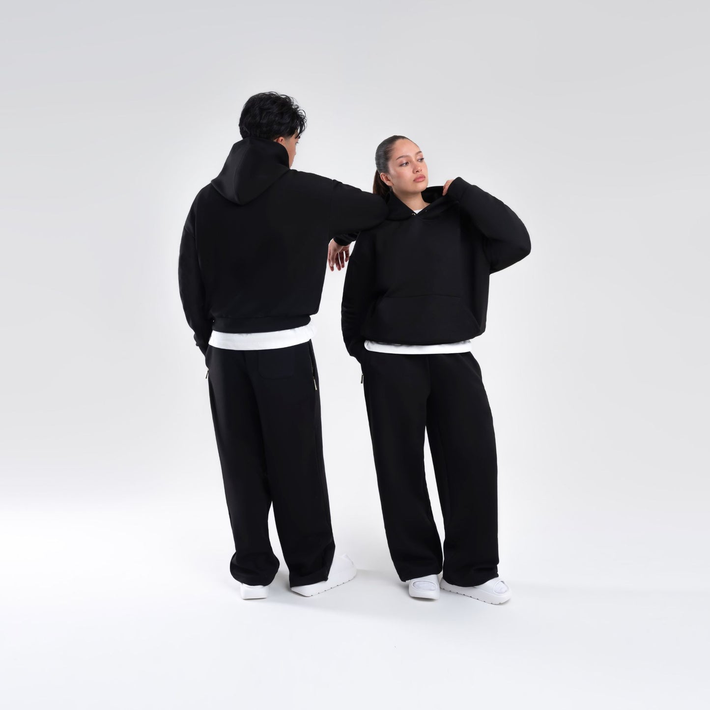 BLACK SCUBA BOXY PULLOVER HOODIE