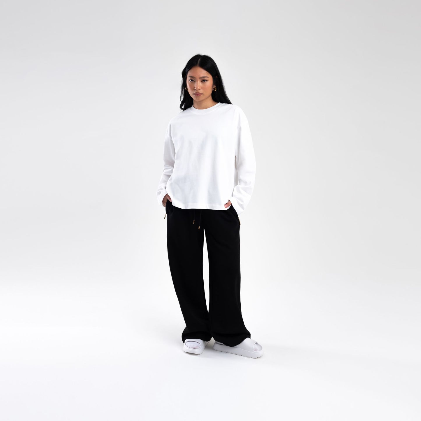 WHITE LONGSLEEVE BOXY HEAVYWEIGHT T-SHIRT