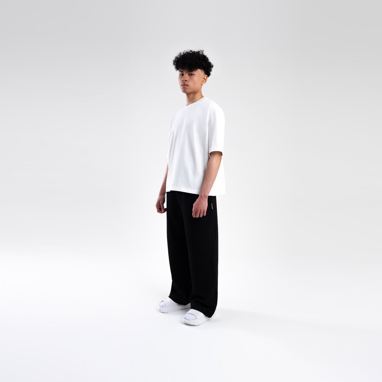 WHITE BOXY HEAVYWEIGHT T-SHIRT