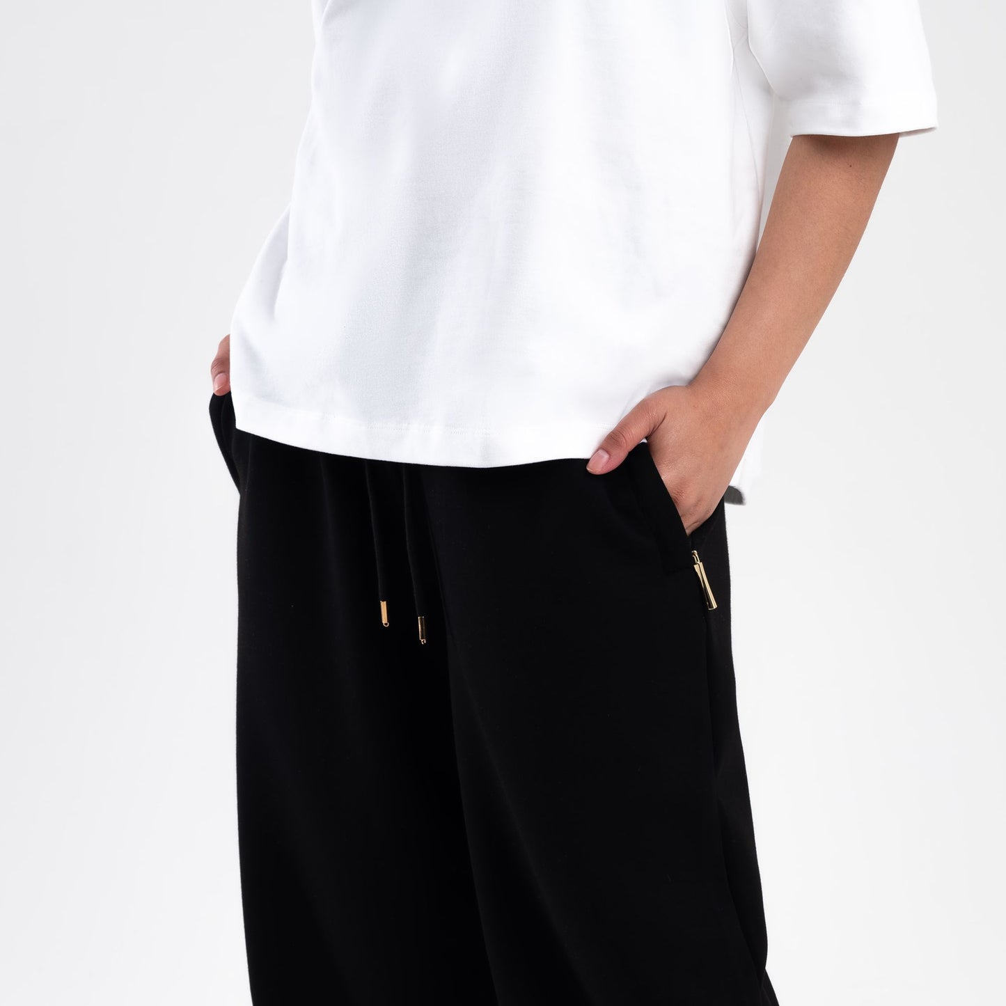 BLACK SCUBA STRAIGHT LEG JOGGER