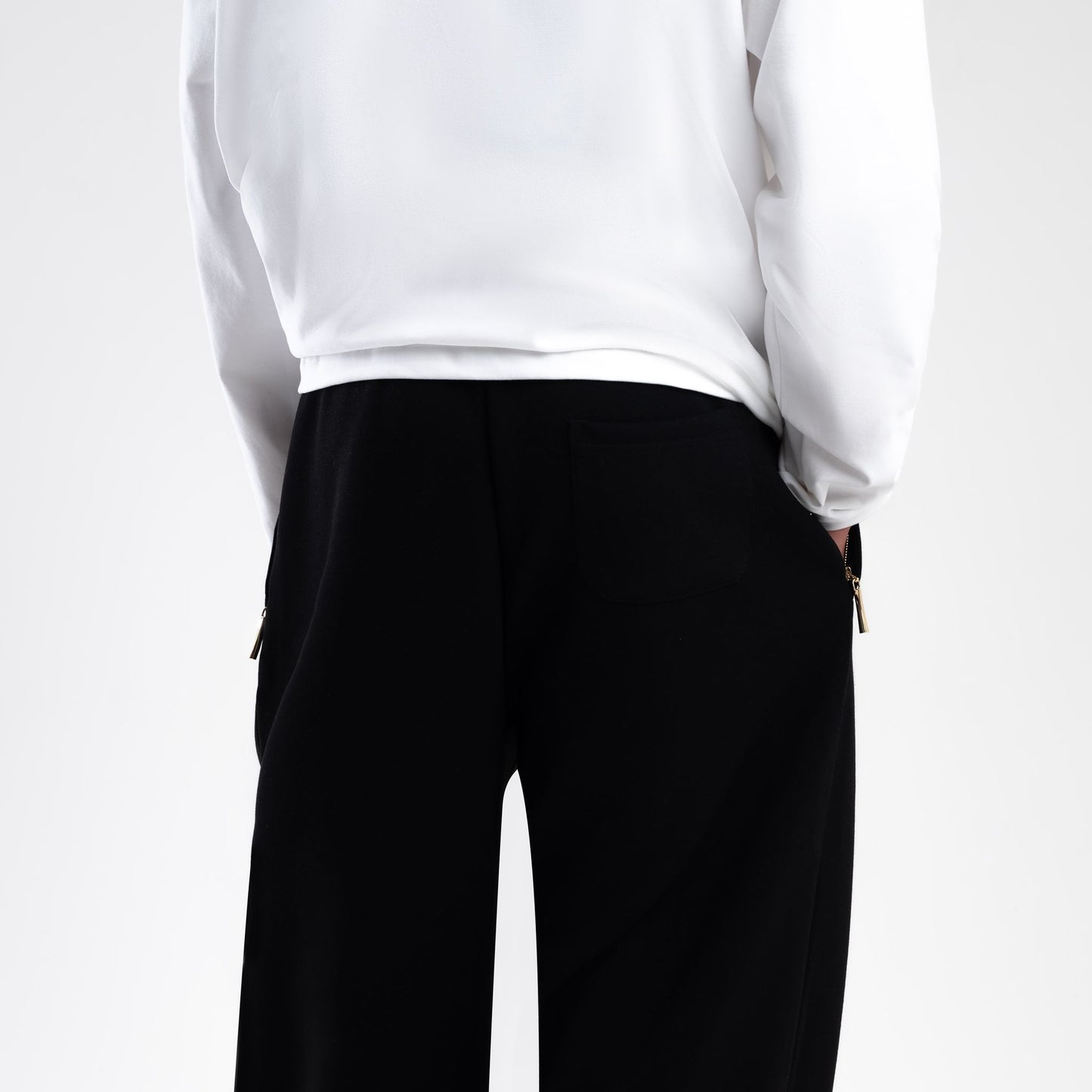 BLACK SCUBA STRAIGHT LEG JOGGER
