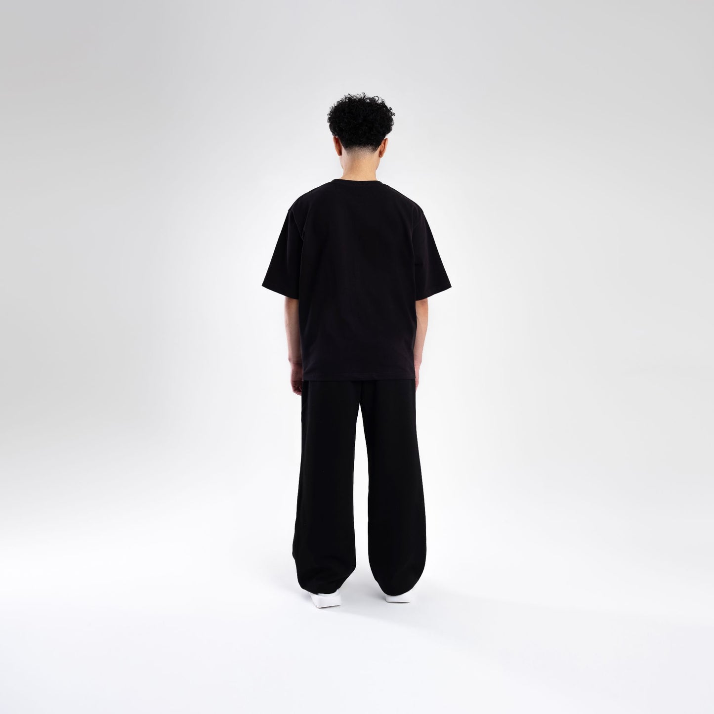 BLACK OVERSIZE HEAVWEIGHT T-SHIRT