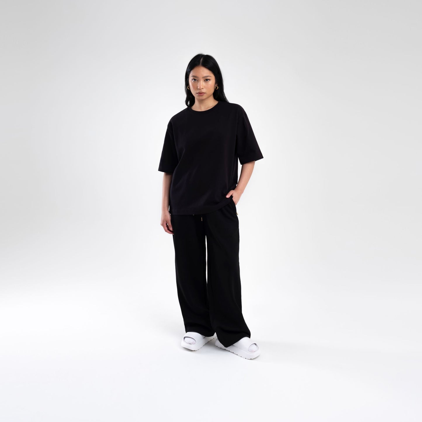 BLACK OVERSIZE HEAVWEIGHT T-SHIRT